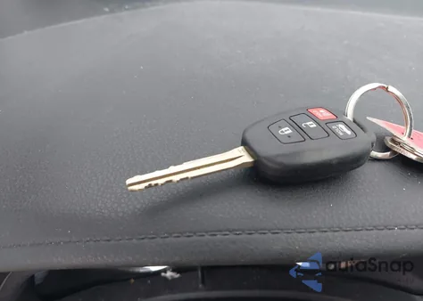 2017 Toyota Corolla Le z USA, uszkodzony, nr VIN 2T1BURHE8HC868315